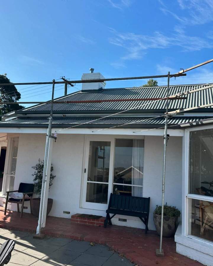 Reliable Safety Rails for Secure Work at Height